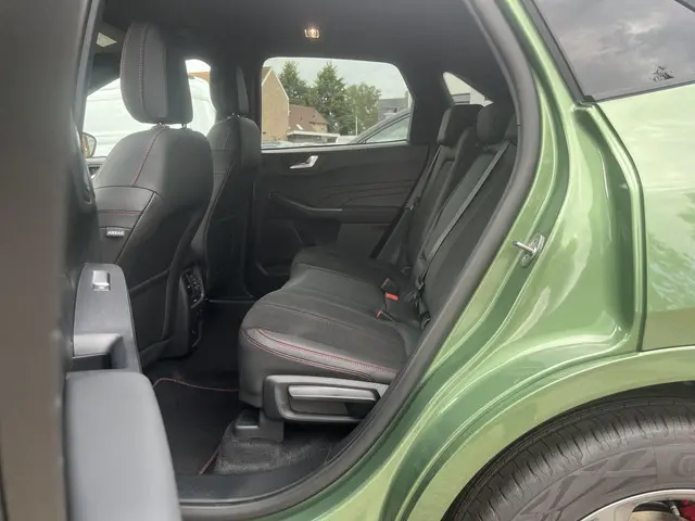 Ford Kuga 2.5 PHEV ST-Line X 2025 Hybride Benzine 15