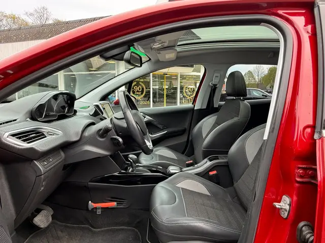 Peugeot 2008 1.2 PureTech Allure Automaat 2018 Benzine 29