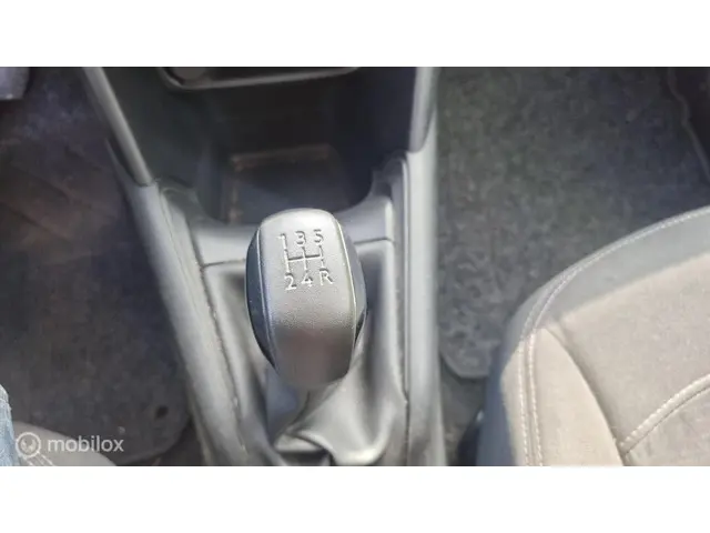 Peugeot 208 1.2 VTi Access 2013 Benzine 11