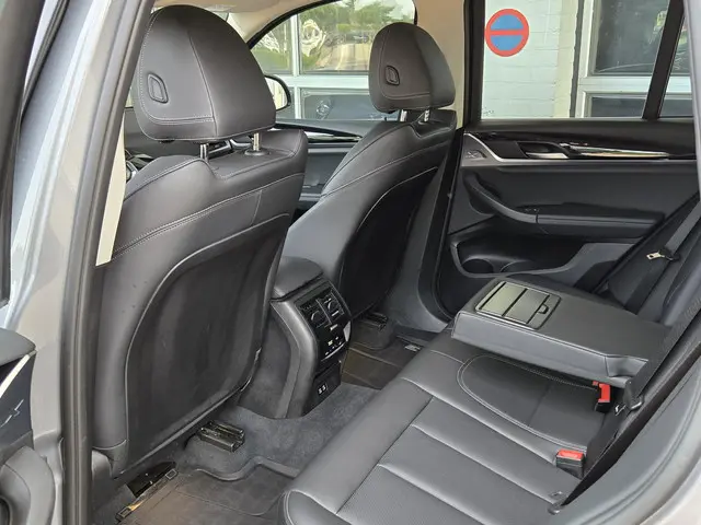 BMW X3 xDrive30e 2022 Hybride Benzine 7