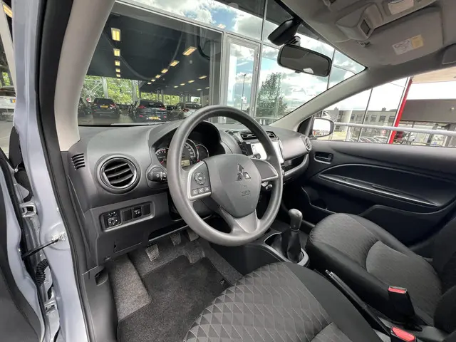 Mitsubishi Space Star 1.2 Cool+ 2021 Benzine 19