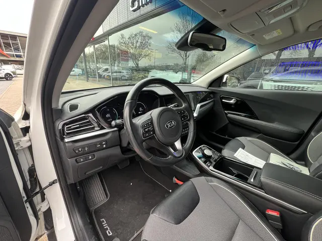 Kia e-Niro DynamicLine 64 kWh 2021 Elektrisch 27
