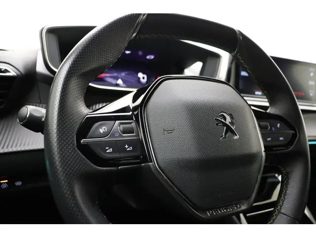 Peugeot 2008 1.2 PureTech GT 2022 Benzine 30