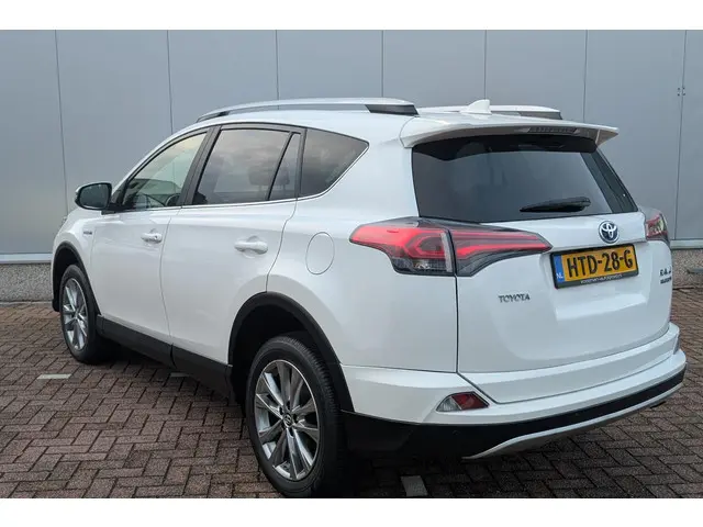 Toyota RAV4 2.5 Hybrid Executive 2017 Hybride Benzine 4