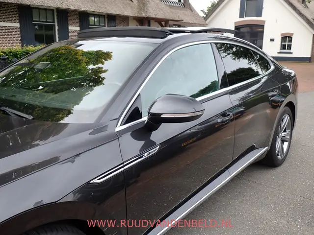 Volkswagen Arteon 2.0TSI R-LINE 2019 Benzine 32