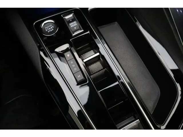 Peugeot 5008 1.2 Hybrid 145 GT 2024 Hybride Benzine 32