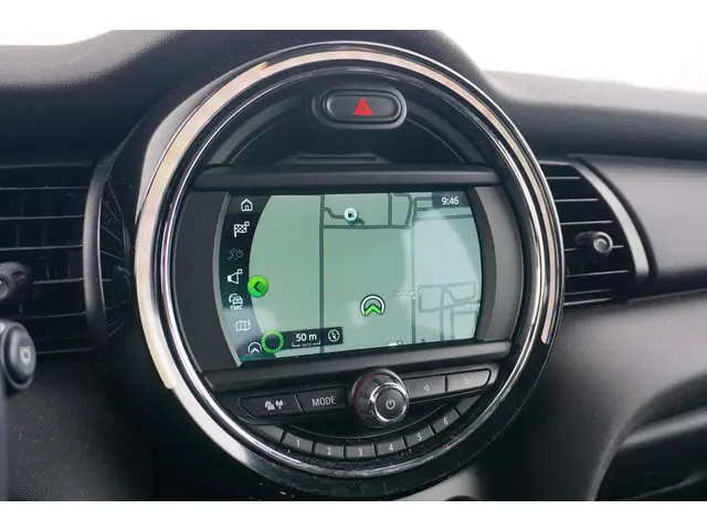 MINI 5-Deurs 1.5 One First 2018 Benzine 19