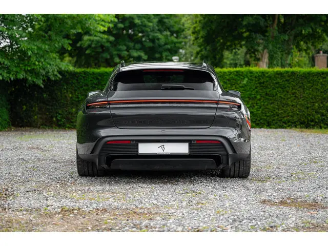 Porsche Taycan Sport Turismo GTS 2023 Elektrisch 33