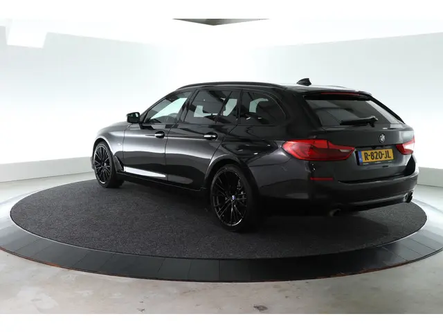 BMW 5 Serie Touring 530i xDrive Sport-Line 2018 Benzine 18