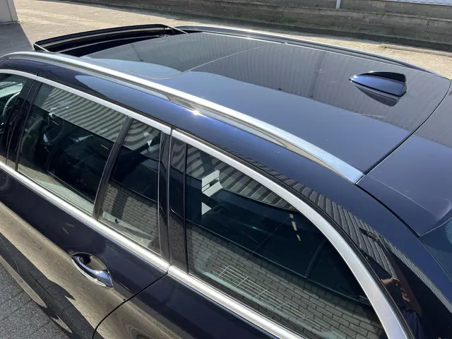BMW 5 Serie Touring 520i High Executive 2015 Benzine 78