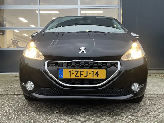 Peugeot 208 1.2 PureTech Style 2015 Benzine 4