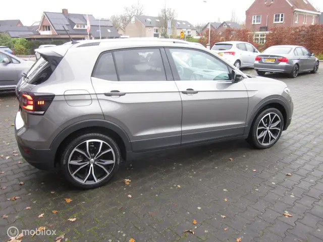 Volkswagen T-Cross 1.0 TSI Life Business 2020 Benzine 4