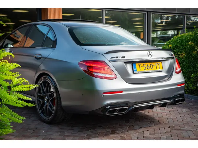 Mercedes-Benz E-Klasse AMG 63 S 4MATIC+ 2019 Benzine 33