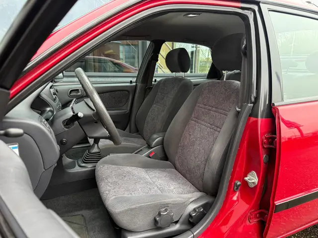 Toyota Corolla 1.3-16V Terra | NAP | SCHAKEL | 1999 Benzine 10