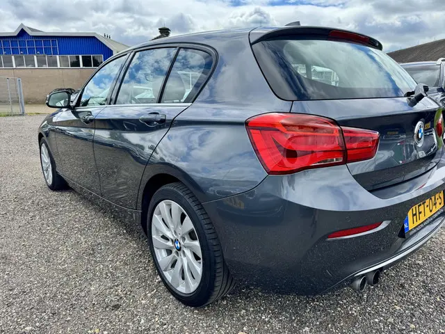 BMW 1 Serie 125i High Executive 2017 Benzine 6