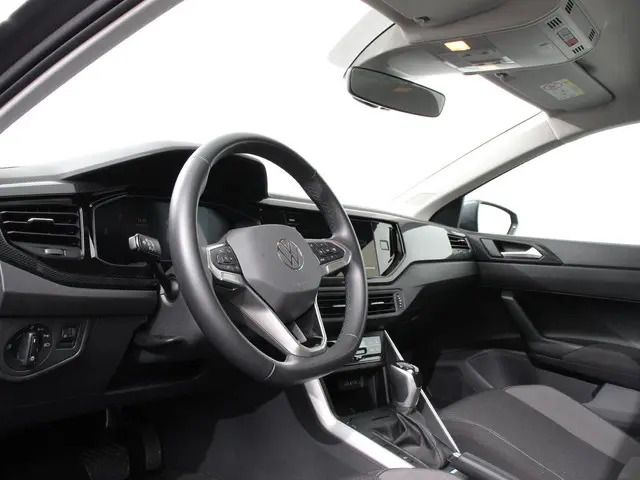 Volkswagen Polo 1.0 TSI DSG Life 2024 Benzine 18