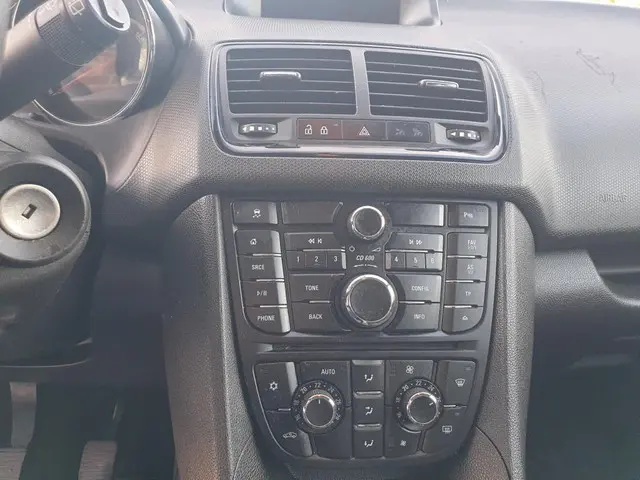 Opel Meriva 1.4 Turbo Berlin 2014 Benzine 10