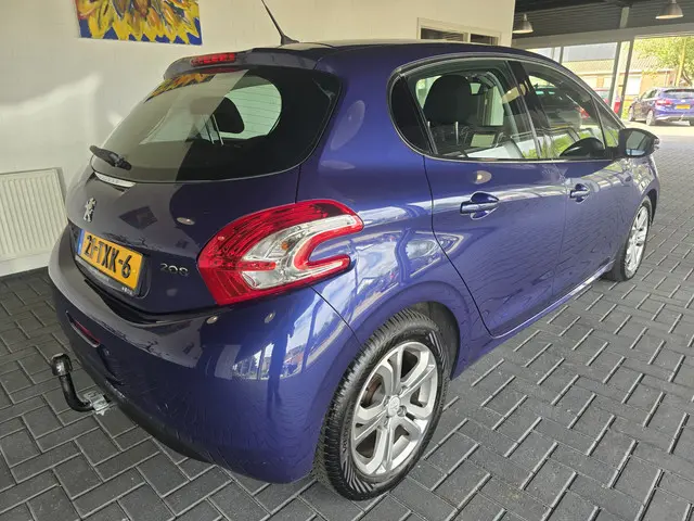 Peugeot 208 1.4 VTi Allure 2012 Benzine 16