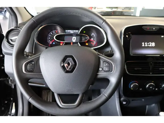 Renault Clio Estate 0.9 TCe Limited 2019 Benzine 22