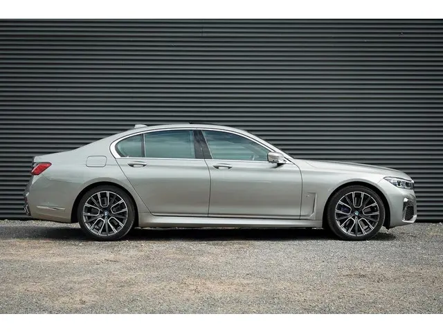 BMW 7 Serie 745e High Executive 2019 Hybride Benzine 12