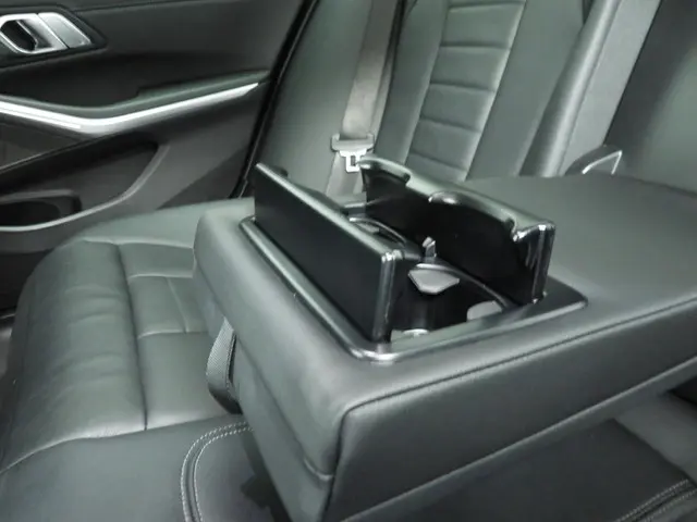 BMW 3 Serie 320i 2023 Benzine 18