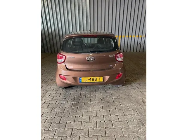 Hyundai i10 1.0i i-Motion Comfort 2017 Benzine 3