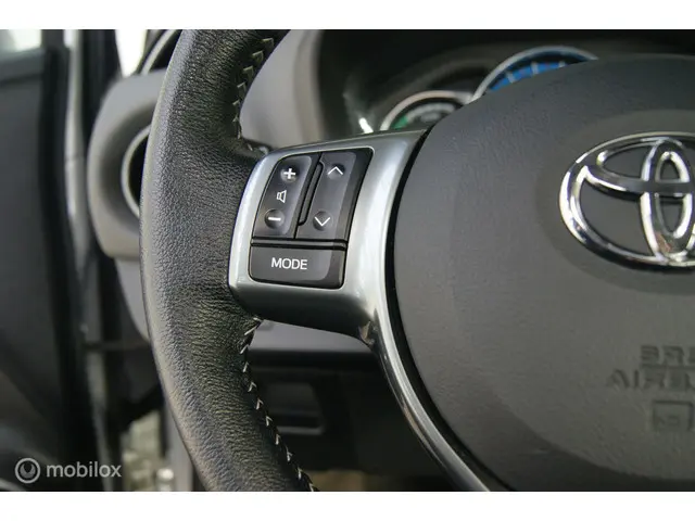 Toyota Yaris 1.5 Hybrid Aspiration 2016 Hybride Benzine 10