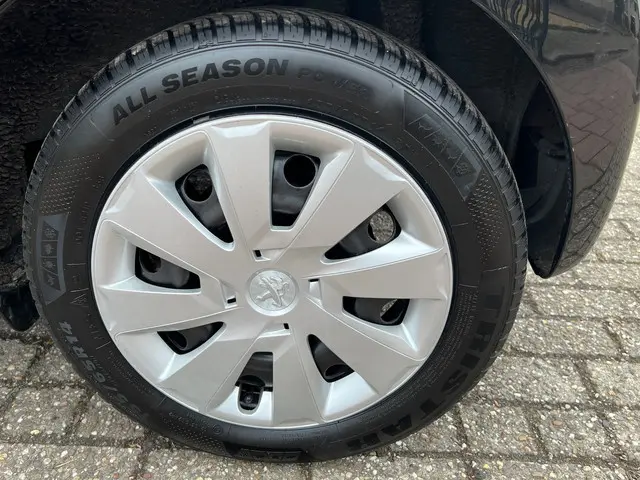 Peugeot 107 1.0 EXCLUSIVE NL-AUTO-NAP 2014 Benzine 27