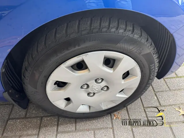 Hyundai i20 1.2i First Edition / APK 10-2026 2013 Benzine 5