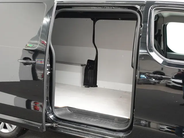 Peugeot Expert 100pk L2H1 Premium 2022 Diesel 41