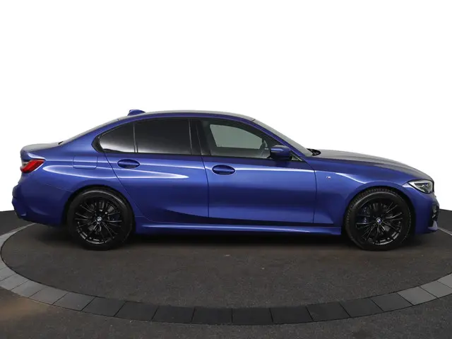 BMW 3 Serie 330i High Executive 2020 Benzine 10