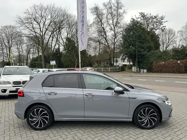 Volkswagen Golf 1.5 eTSI 150PK DSG Style 2023 Benzine 5