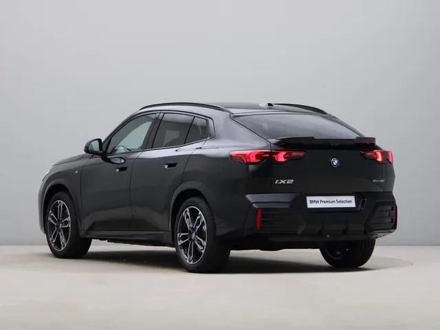 BMW iX2 eDrive20 65kWh 2024 Elektrisch 11