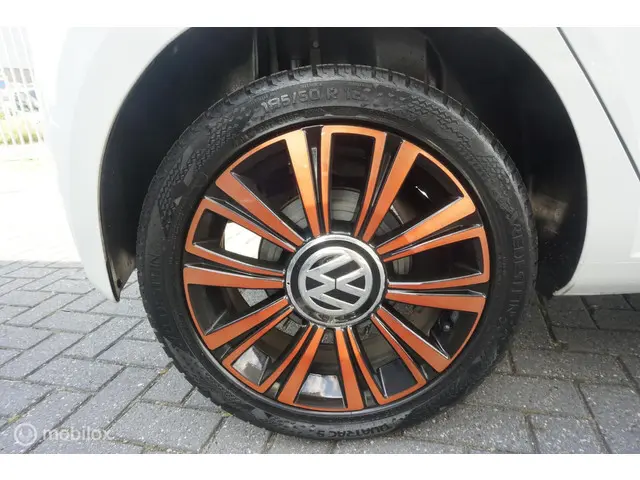 Volkswagen up! 1.0 BMT move up! 2019 Benzine 14