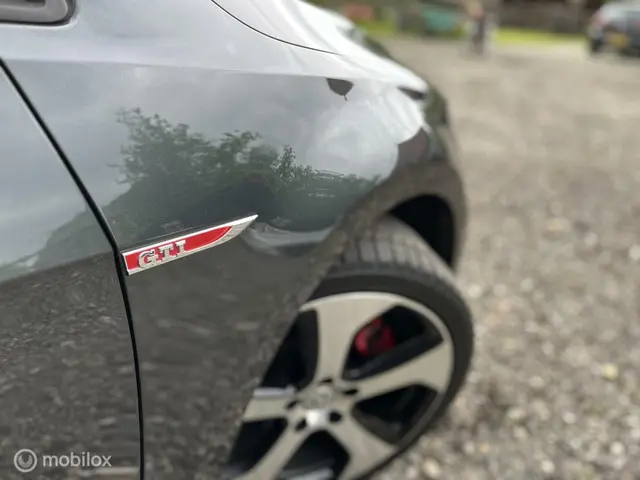 Volkswagen Golf 2.0 TSI | VERKOCHT 2016 Benzine 28