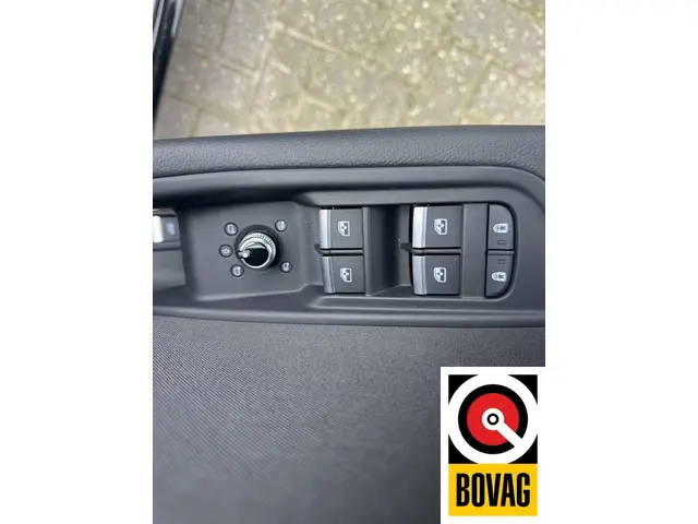 Audi A4 Avant 40 TFSI S edition 2024 Benzine 32