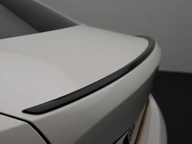 BMW 3 Serie Sedan 330e 2024 Hybride Benzine 27