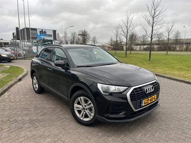 Audi Q3 45 TFSI e edition Plug-in 2024 Hybride Benzine 2