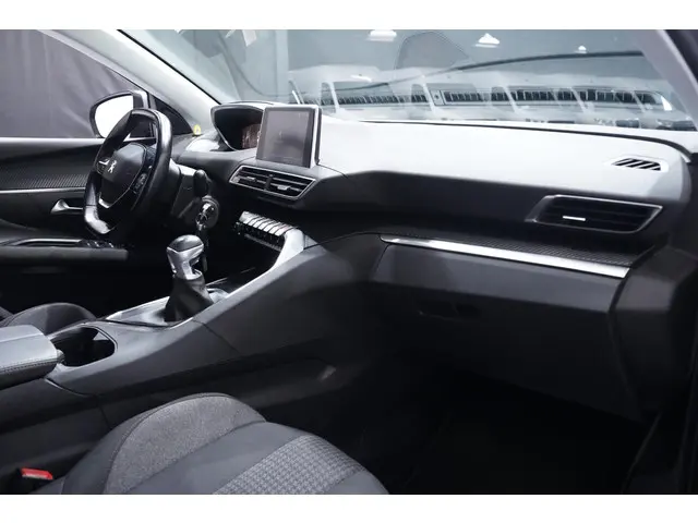 Peugeot 5008 1.2 PureTech Active 2019 Benzine 38