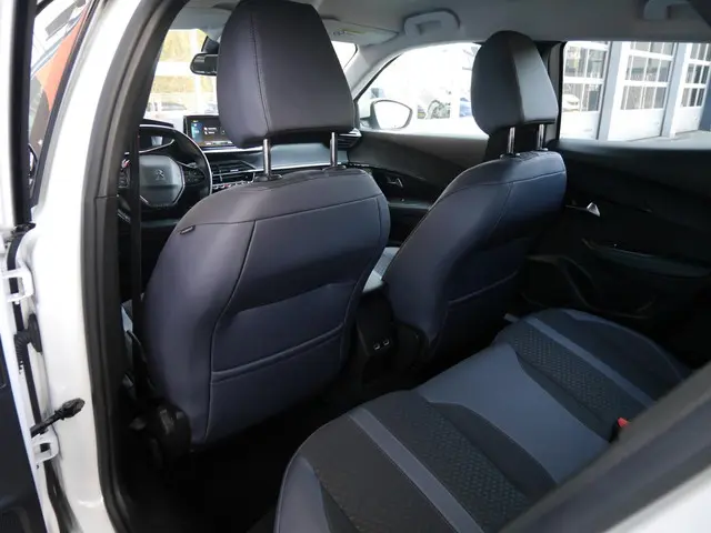 Peugeot e-2008 EV Allure 50 kWh 2020 Elektrisch 8