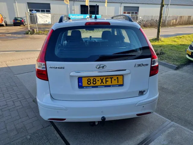 Hyundai i30 CW 1.4i i-Motion 2012 Benzine 4