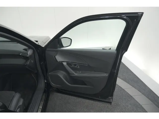 Peugeot 2008 PureTech 130 EAT8 GT 2024 Benzine 71