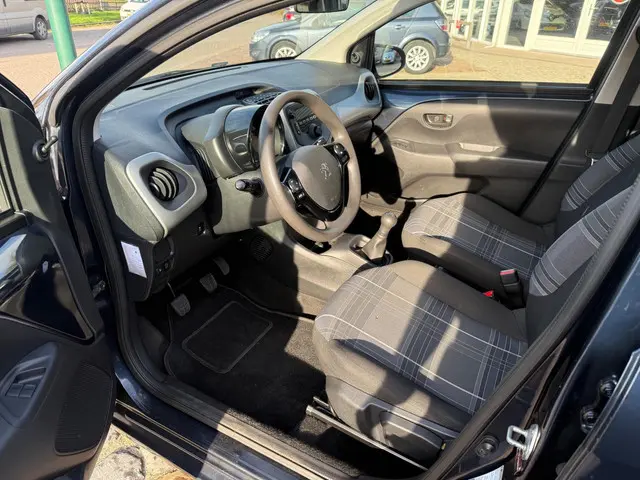 Peugeot 108 1.0 e-VTi Active lage km-stand!!! 2016 Benzine 7