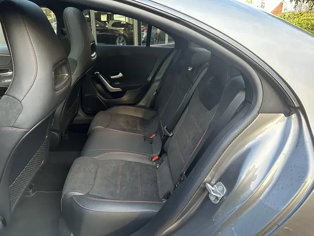 Mercedes-Benz CLA 200 d AMG Line 2025 Diesel 19