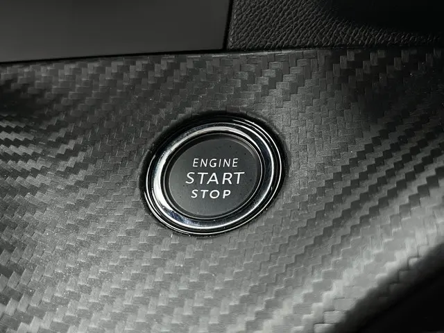 Peugeot e-2008 EV Allure Pack 50 kWh 2021 Elektrisch 25