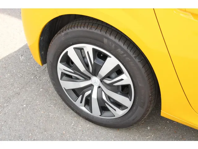 Peugeot 208 1.2 PureTech Active Pack 2023 Benzine 6