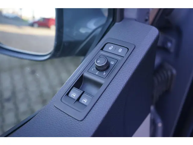 Volkswagen Transporter 2.0 TDI 2018 Diesel 27