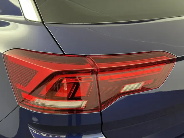 Volkswagen T-Roc 1.5 TSI DSG Sport 2019 Benzine 45