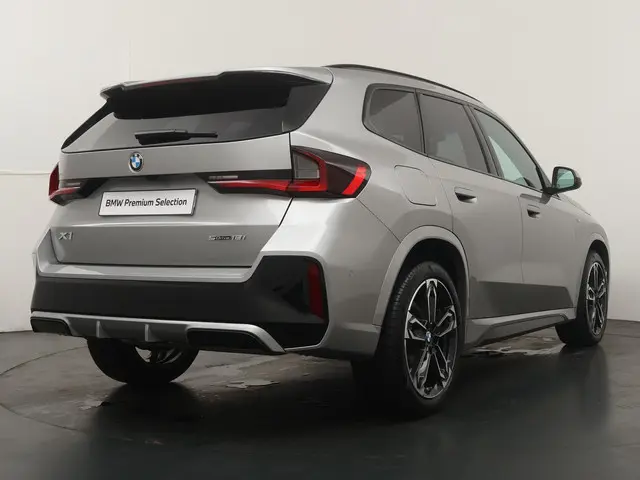 BMW X1 sDrive18i 2025 Benzine 9