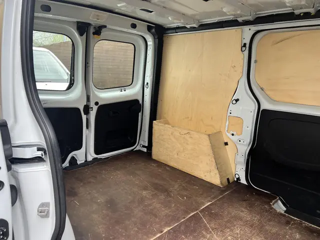 Nissan NV300 L1H1 Optima 2019 Diesel 22